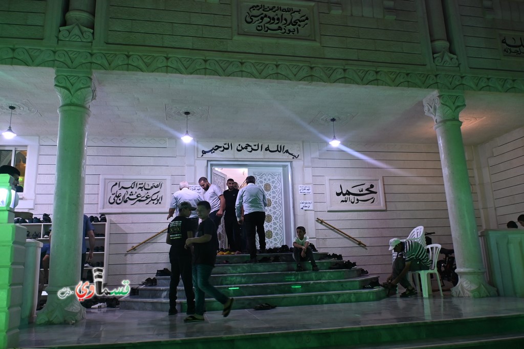 افتتاح مسجد داؤود  في مدينة كفرقاسم والذي تم بنائه على نفقة الحاج يعقوب داؤود عيسى ( زهران )  ابو نائل  بمشاركة شخصيات دينية واجتماعية وسياسية  